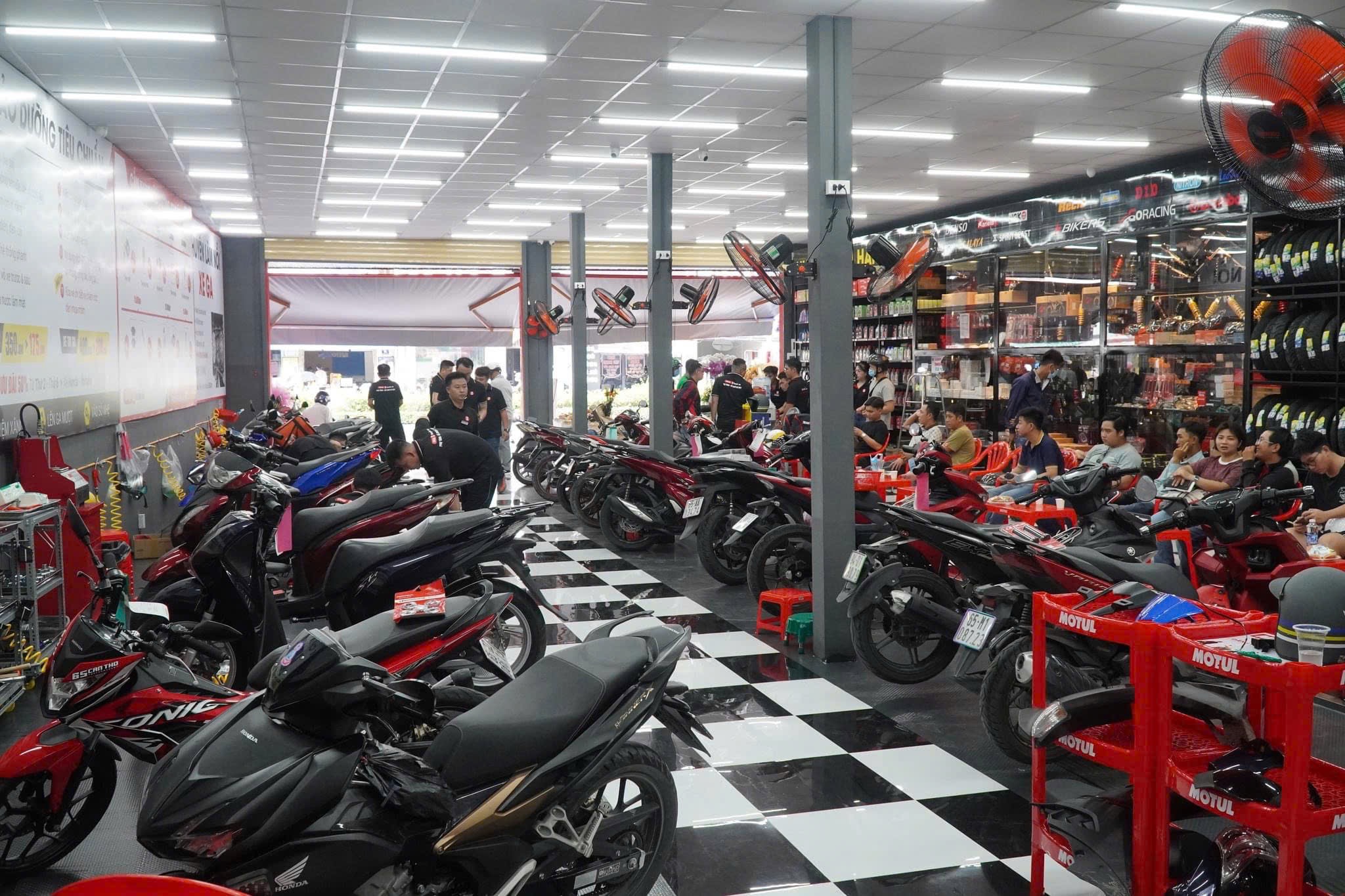 Dấu hiệu xe máy sắp hết bình bạn không nên bỏ qua